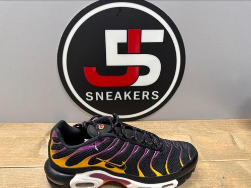 Nike Air Max Plus University Gold Viotech Purple, Kleding | Heren, Schoenen, Nieuw, Sneakers of Gympen, Overige kleuren, Ophalen of Verzenden