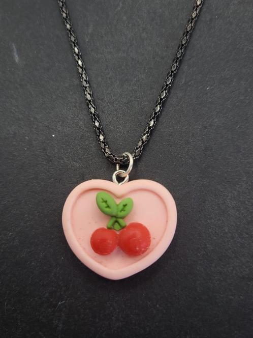 Kers Hart Ketting, Sieraden, Tassen en Uiterlijk, Kettingen, Nieuw, Overige materialen, Roze, Met hanger, Ophalen of Verzenden