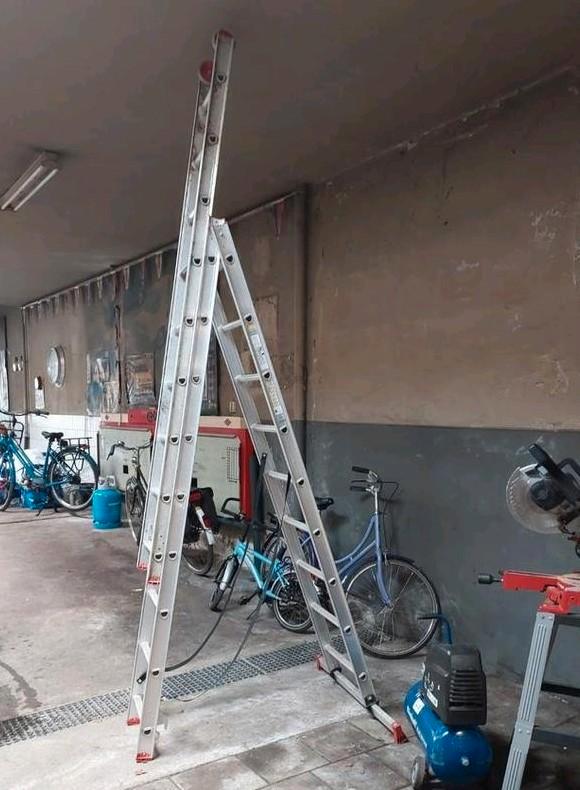 Altrax Ladder - 3 delen van 9 treden, Doe-het-zelf en Verbouw, Ladders en Trappen, Gebruikt, Ladder, 4 meter of meer, Opvouwbaar of Inschuifbaar