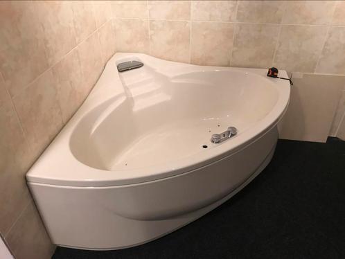 Hoekbad 1.95x1.40, Huis en Inrichting, Badkamer | Complete badkamers, Ophalen