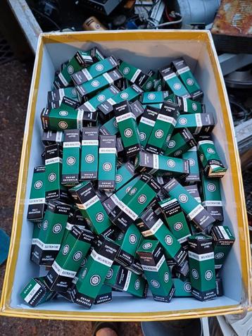 Radio buisjes telefunken beschikbaar voor biedingen