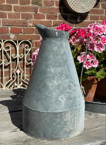 Brocante oud zinken waterkan / lampetkan zink beschikbaar voor biedingen
