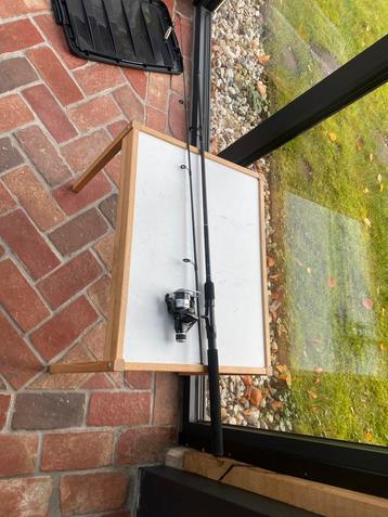 Vishengel beschikbaar voor biedingen