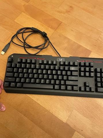 Redragon Varuna Mechanisch RGB-toetsenbord beschikbaar voor biedingen