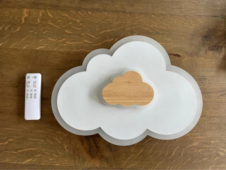 Plafondlamp wolk – dimbaar, met afstandsbediening, Huis en Inrichting, Lampen | Plafondlampen, Zo goed als nieuw, Hout, Kunststof