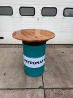 Statafel gemaakt van olievat, Ophalen