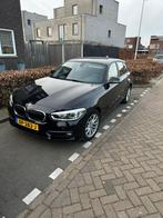 BMW 1-Serie 118i 136pk Aut 2019 Zwart, Auto's, 65 €/maand, 4 cilinders, Zwart, 650 kg