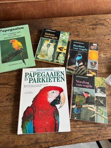 Vijf boeken beschikbaar voor biedingen