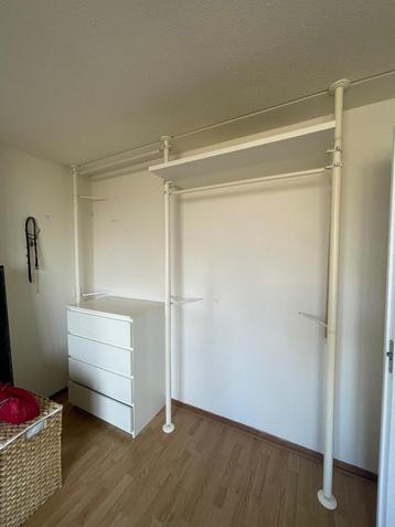 Kleding opbergsysteem beschikbaar voor biedingen