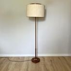Midcentury design vloerlamp - teak, ecru kap Temde Leuchten, Huis en Inrichting, Lampen | Vloerlampen, Ophalen, Hout, Gebruikt