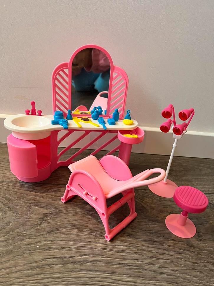 Vintage Barbie Kapper/Schoonheidssalon - Jaren 80/90, Kinderen en Baby's, Speelgoed | Poppen, Gebruikt, Barbie, Ophalen of Verzenden