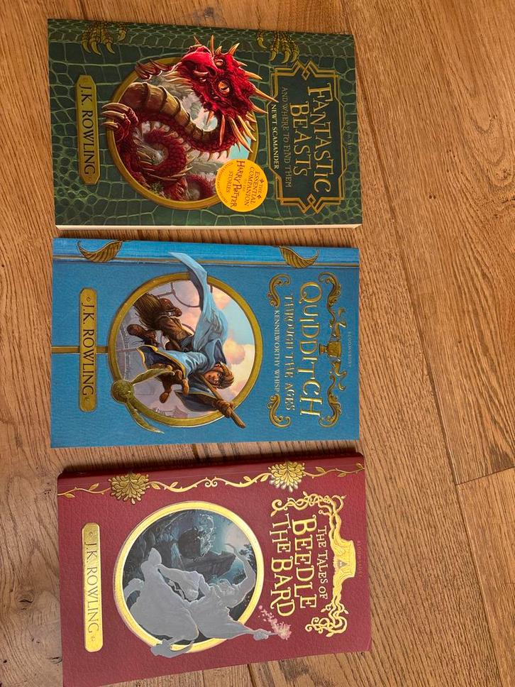 J.K. Rowling Boeken Set - Harry Potter Wereld, Boeken, Overige Boeken, Zo goed als nieuw, Ophalen of Verzenden