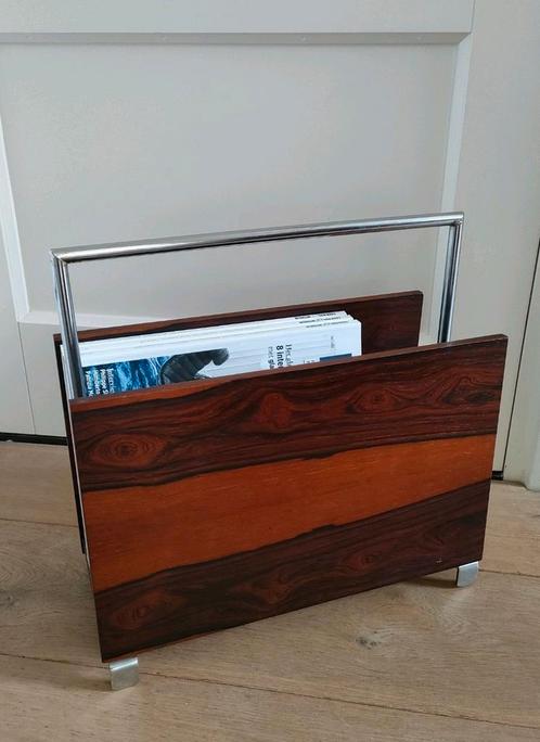 Vintage krantenbak palissander jaren 60 chrome lectuurbak, Huis en Inrichting, Woonaccessoires | Krantenbakken en Lectuurbakken