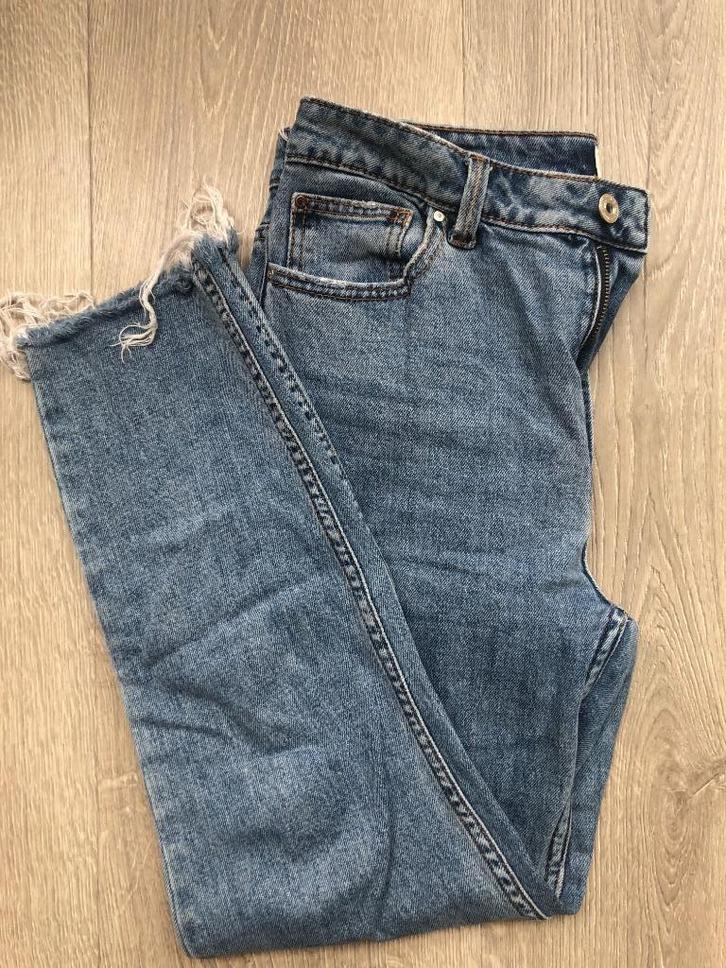 Blauwe ONLY 'rafel' Spijkerbroek 29/32 (S) ZGAN, Kleding | Dames, Broeken en Pantalons, Zo goed als nieuw, Maat 36 (S), Blauw