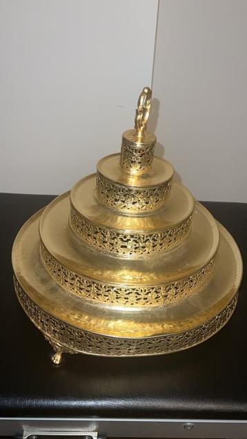 Dadel Etagere (TE HUUR) beschikbaar voor biedingen