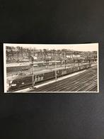 Grote foto mat ‘46 te Arnhem Berg (1972), Ophalen of Verzenden, Gebruikt, Trein