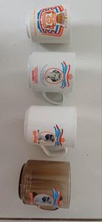 Verzamelen: 4 mokken koningshuis jubileum gelegenheid, Ophalen of Verzenden, Nieuw, Nederland, Servies