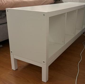 Kallax kast met onderstel wit