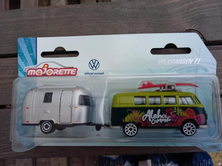 Volkswagen T1 met Caravan Majorette, Hobby en Vrije tijd, Modelauto's | Overige schalen, Nieuw, Auto, Ophalen