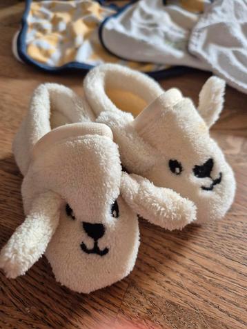 Schattige baby slofjes - Lammetjes beschikbaar voor biedingen