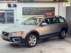 Volvo XC70 2.4 D5 Momentum AUTOMAAT|NAVI|PDC|STOELVW|TREKHAA, Auto's, Volvo, Automaat, Gebruikt, Zwart, 193 €/maand