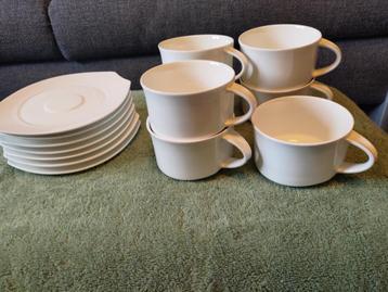 Villeroy & Boch, model Alba. 4 theekoppen met schotels beschikbaar voor biedingen