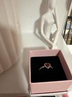 Pandora Ring met Rood Hart, Ophalen of Verzenden, Zo goed als nieuw, Met edelsteen, Dame