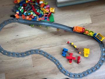 Lego Duplo 10508 trein en extra voertuigen beschikbaar voor biedingen