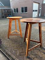 Twee houten statafels - donker en licht, Huis en Inrichting, Tafels | Statafels, Ophalen, Gebruikt