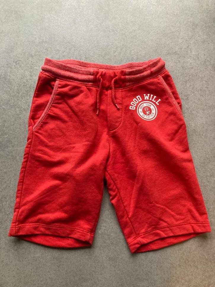 Korte broek jongens Okaïdi rood maat 140, Kinderen en Baby's, Kinderkleding | Maat 140, Zo goed als nieuw, Jongen, Broek, Ophalen of Verzenden