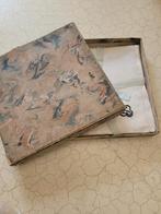 doosje met 6 vintage zakdoeken