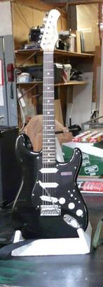 stratocaster gitaar met versterker, Muziek en Instrumenten, Ophalen, Gebruikt, Elektrische gitaar