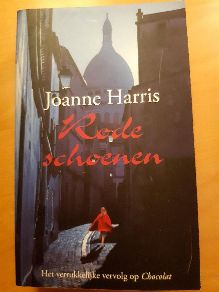 Roman 'Rode Schoenen' Joanne Harris, Boeken, Romans, Zo goed als nieuw, Europa overig, Ophalen of Verzenden