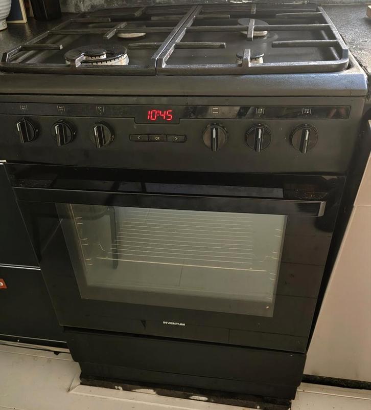 Inventum fornuis met oven en wokbrander in perfecte staat, Witgoed en Apparatuur, Fornuizen, Gebruikt, Vrijstaand, Gas, 4 kookzones