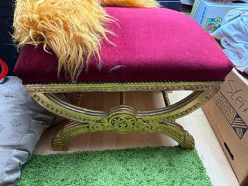 Hocker, houten voet, brocante, barok beschikbaar voor biedingen