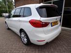 BMW 2-serie Gran Tourer 220i Automaat / Clima / Navi / Stoel, Auto's, BMW, 1998 cc, Stof, Gebruikt, Euro 6