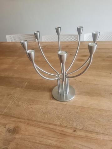Kandelaar met acht armen  beschikbaar voor biedingen