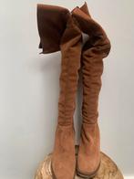 Suede leren Cognac kleurige overknee laarzen mt 40, Kleding | Dames, Schoenen, Ophalen of Verzenden, Zo goed als nieuw, Bruin