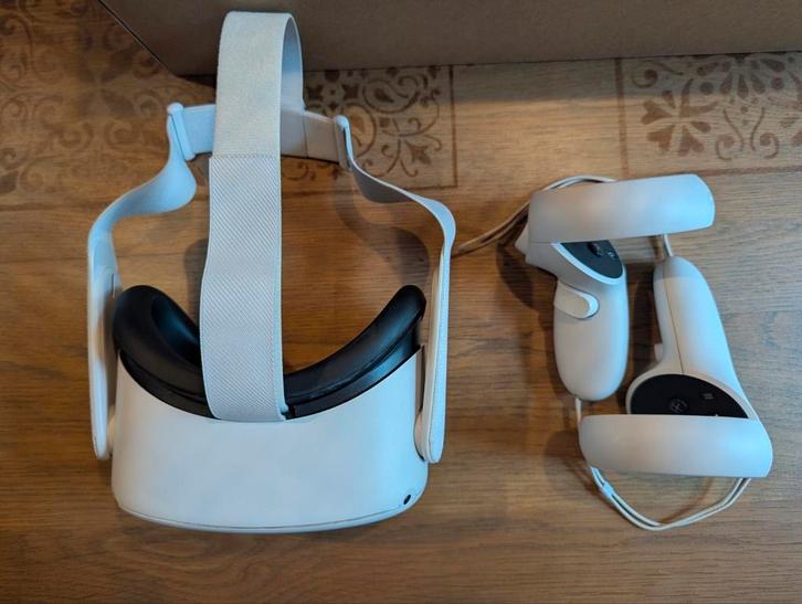 Oculus Quest 2 (128 GB) – Compleet met accessoires, Spelcomputers en Games, Virtual Reality, Zo goed als nieuw, Overige platformen