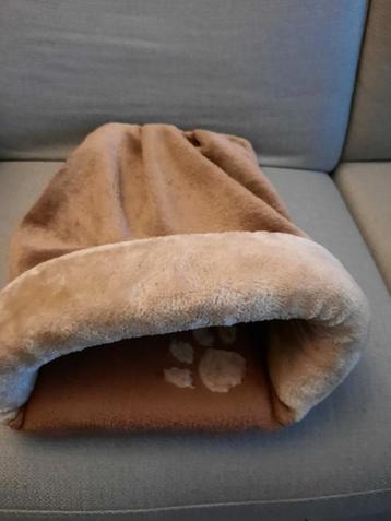 Kattenkruipzak ongeveer 47x35 cm. zo goed als nieuw, beschikbaar voor biedingen