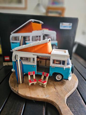 LEGO 10279 Volkswagen T2 Camper Van

 beschikbaar voor biedingen