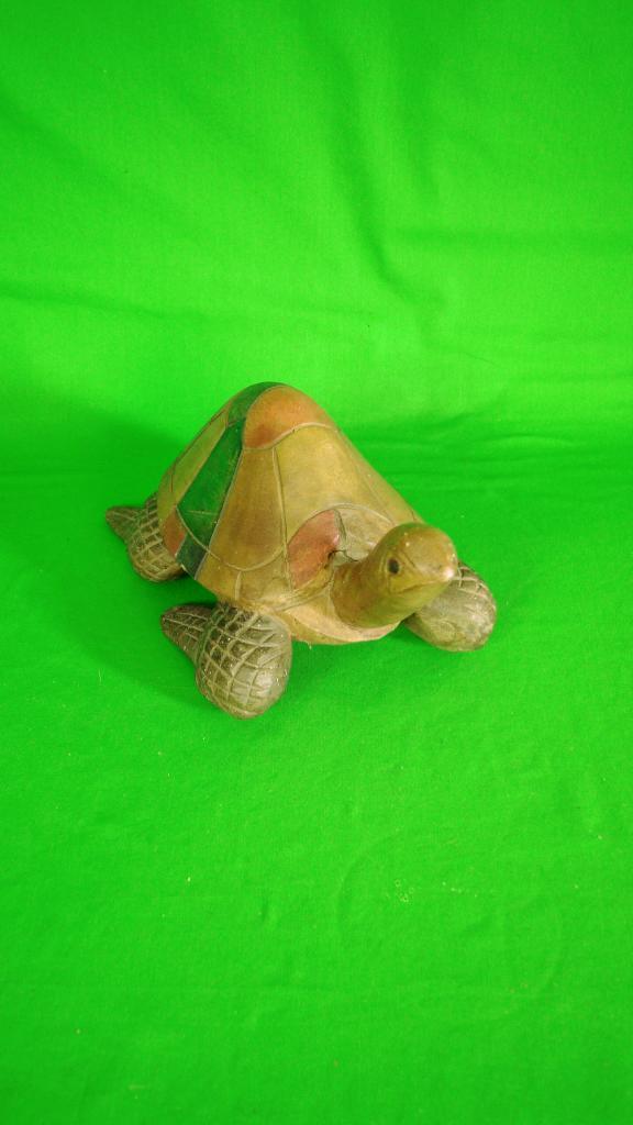 Hand-Carved Wooden Turtle | Vintage | Colour Shell, Antiek en Kunst, Kunst | Beelden en Houtsnijwerken, Verzenden
