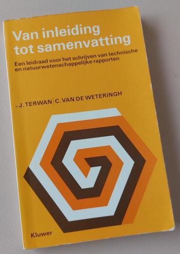 Van inleiding tot samenvatting -leidraad rapporten schrijven beschikbaar voor biedingen