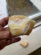 Twee brokken Gele Calciet, Ophalen of Verzenden, Mineraal