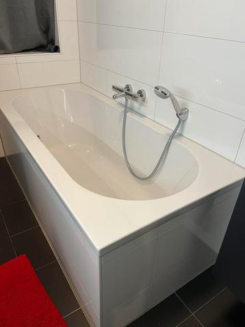 Ligbad Villeroy & Boch 1748 z.g.a.n. aangeboden beschikbaar voor biedingen