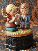 Mooie oude muziekdoos uit Duitsland van porselein 15 cm., Antiek en Kunst, Antiek | Porselein, Ophalen of Verzenden