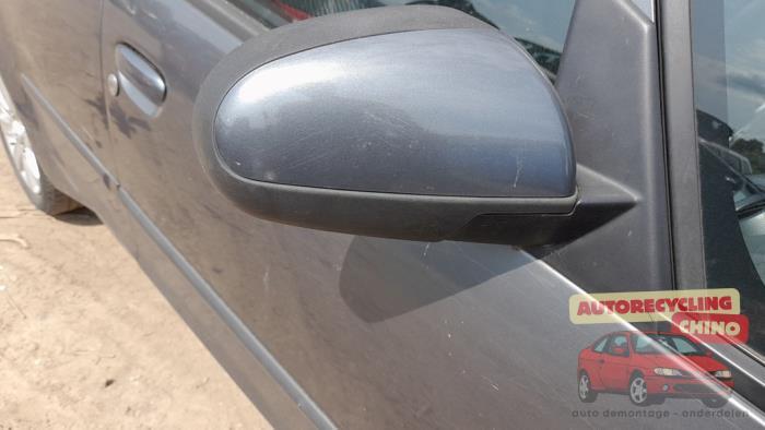 Buitenspiegel rechts van een Mitsubishi Colt, Auto-onderdelen, Spiegels, Mitsubishi, Gebruikt, 3 maanden garantie, Ophalen
