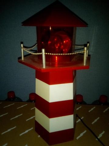 Vuurtoren met licht beschikbaar voor biedingen