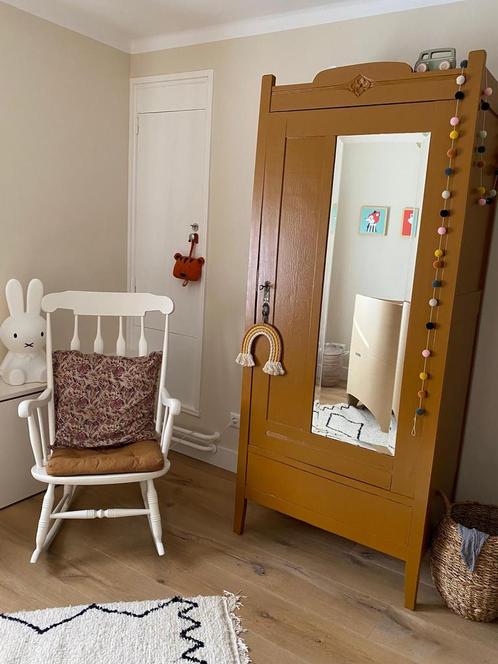 Mooie houten schommelstoel, Kinderen en Baby's, Kinderkamer | Tafels en Stoelen, Zo goed als nieuw, Stoel(en), Ophalen