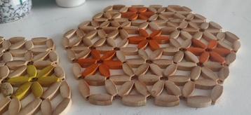 2 Vintage pannen onderzetters Trivets beschikbaar voor biedingen